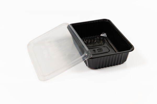 Caserola dreptunghiulara neagra 750 ml, cu capac transp. (PP) [50 buc]
