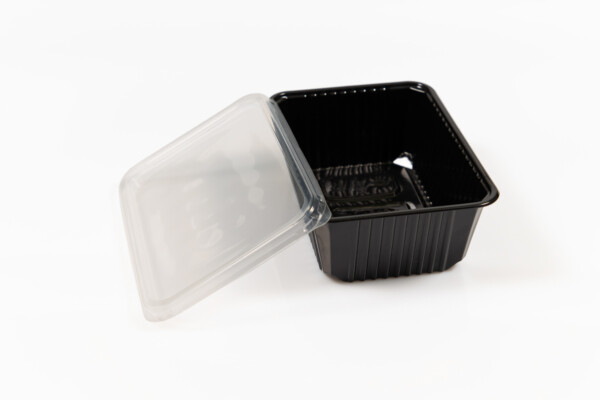 Caserola dreptunghiulara neagra 1000 ml, cu capac transp. (PP) [50 buc]